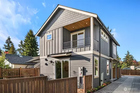 530 19th Ave, Kirkland, WA 98033