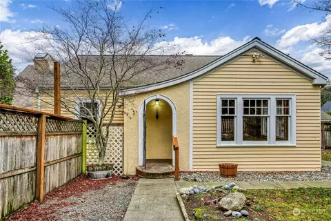 910 F St, Port Townsend, WA 98368