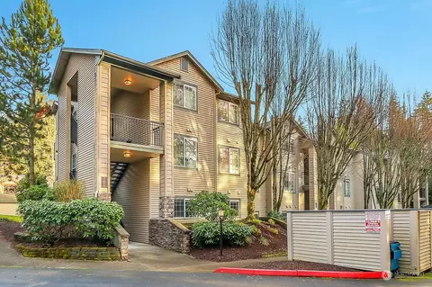 25025 SE Klahanie Blvd #J101, Issaquah, WA 98029