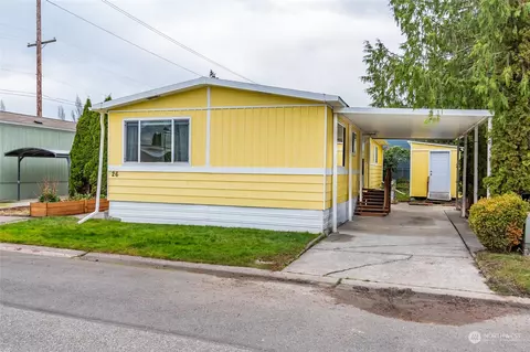 225 NErnst St #26, Oak Harbor, WA 98277