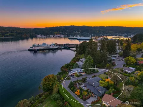 109 Eagle Pl NE, Bainbridge Island, WA 98110