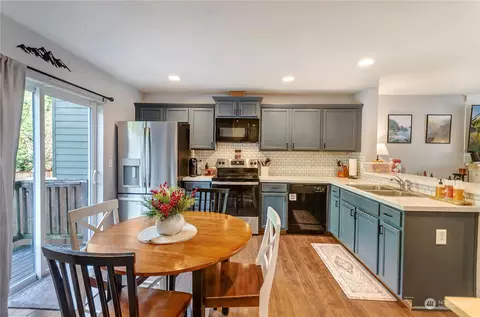 Kitchen - 1819 199th St E, Spanaway, WA 98387 photo 2 of 4