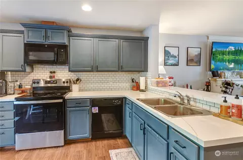 Kitchen - 1819 199th St E, Spanaway, WA 98387 photo 4 of 4