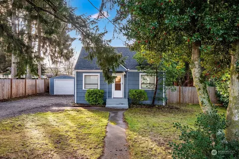 3617 NE 12th St, Renton, WA 98056