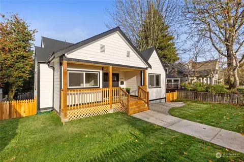 2428 E Roanoke St, Seattle, WA 98112