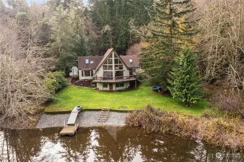 10411 Narrows Dr, Anderson Island, WA 98303