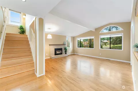 Living - 16007 Cascadian Way, Bothell, WA 98012 photo 2 of 4