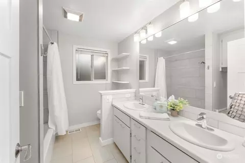 Bath - 16007 Cascadian Way, Bothell, WA 98012 photo 5 of 5