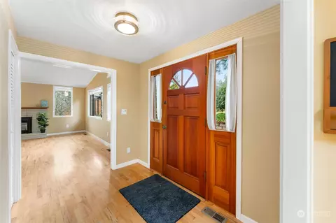 Entry Way - 16007 Cascadian Way, Bothell, WA 98012 photo 2 of 6
