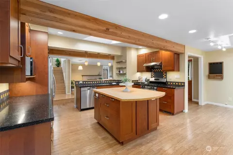 Kitchen - 16007 Cascadian Way, Bothell, WA 98012 photo 1 of 5