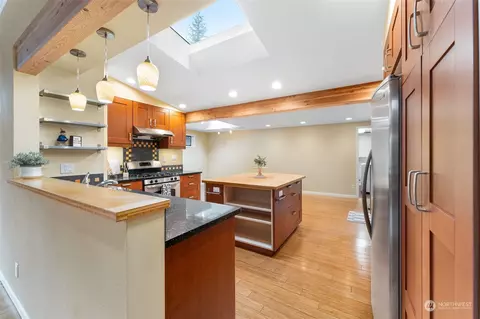Kitchen - 16007 Cascadian Way, Bothell, WA 98012 photo 2 of 5