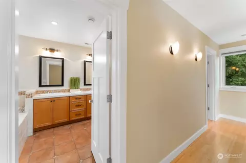 Entry Way - 16007 Cascadian Way, Bothell, WA 98012 photo 6 of 6