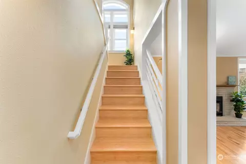 Entry Way - 16007 Cascadian Way, Bothell, WA 98012 photo 4 of 6