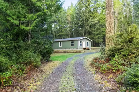 201 E Leisure Ln, Grapeview, WA 98546