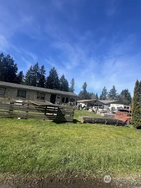 9425 Warren Ln SW, Olympia, WA 98512