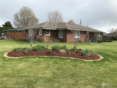 319 N 46th Ave, Yakima, WA 98908