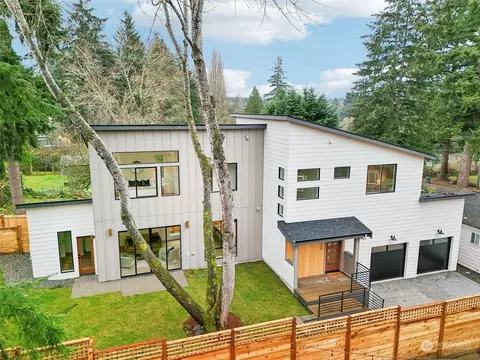 11736 38th Ave NE, Seattle, WA 98125