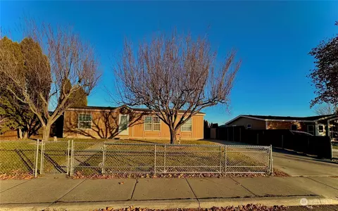 621 N Beech Ave, Pasco, WA 99301