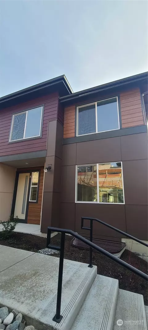 13214 NE 127th Ct #A, Kirkland, WA 98034