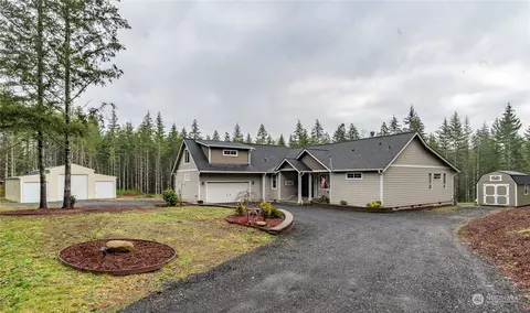 111 Elaine Pl, Belfair, WA 98528