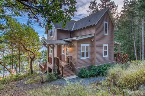 181 Silvermoon Ln, Eastsound, WA 98245