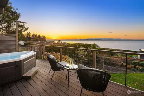 711 Driftwood Pl, Edmonds, WA 98020