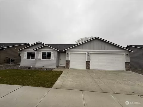31 Salmon Dr, Wenatchee, WA 98801