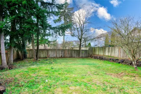 Exterior - 9912 Holly Dr, Everett, WA 98204 photo 2 of 3