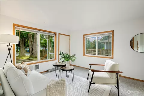 Living - 9912 Holly Dr, Everett, WA 98204 photo 1 of 1