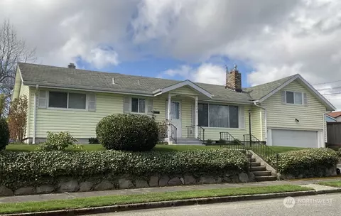 5620 S D St, Tacoma, WA 98408