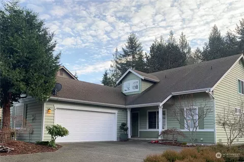 37 Mckenzie Ln, Port Ludlow, WA 98365
