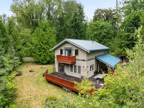 11091 Alpine Rd, Glacier, WA 98244