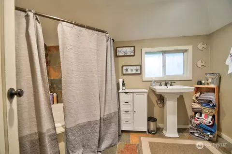 Bath - 386 Main St, Onalaska, WA 98570 photo 2 of 2