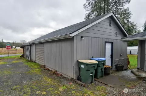 Exterior - 386 Main St, Onalaska, WA 98570 photo 6 of 10