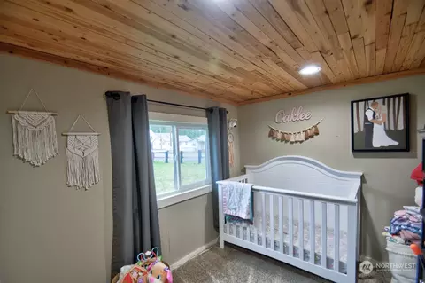 Bedroom - 386 Main St, Onalaska, WA 98570 photo 4 of 5