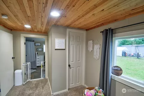 Entry Way - 386 Main St, Onalaska, WA 98570 photo 1 of 1