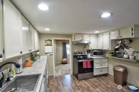 Kitchen - 386 Main St, Onalaska, WA 98570 photo 3 of 3
