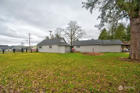 Exterior - 386 Main St, Onalaska, WA 98570 photo 3 of 10