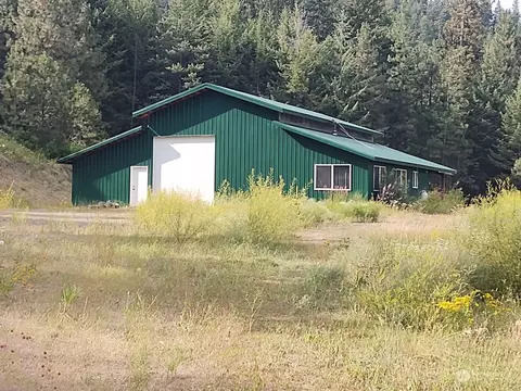 3569 Cedonia Addy Rd #B, Hunters, WA 99137