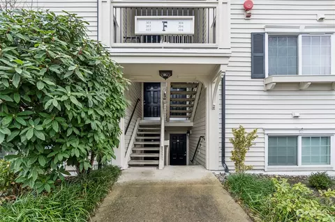 12404 E Gibson Rd #F203, Everett, WA 98204