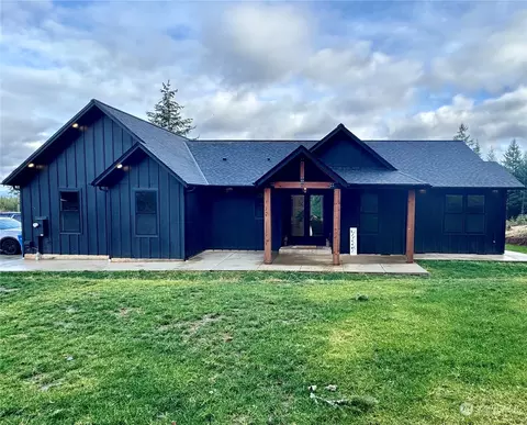 110 Bullhead Dr, Castle Rock, WA 98611