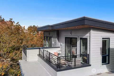 Exterior - 1226 15th Ave E, Seattle, WA 98112 photo 7 of 7