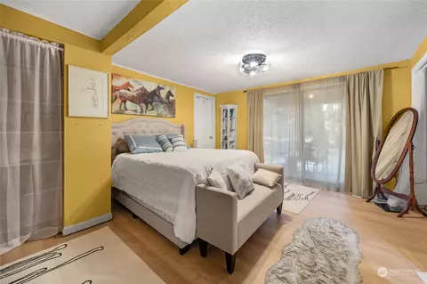 Bedroom - 23006 19th Ave SE, Bothell, WA 98021 photo 1 of 4