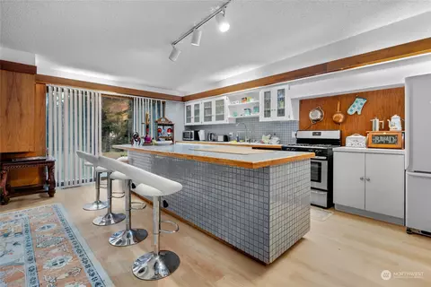 Kitchen - 23006 19th Ave SE, Bothell, WA 98021 photo 1 of 3
