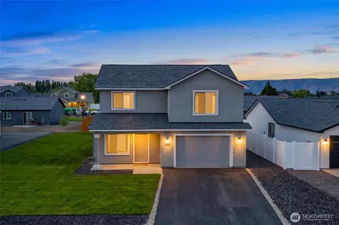 208 Rattray Dr, Mattawa, WA 99349