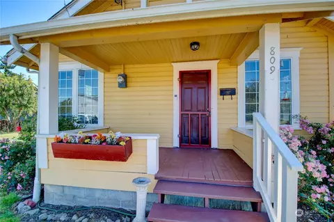 809 26th, Anacortes, WA 98221