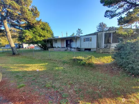 159 W Chehalis St, Westport, WA 98595