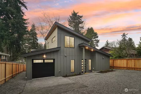 11738 38th Ave NE, Seattle, WA 98125