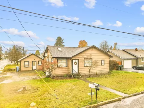 489 SW 16th St, Chehalis, WA 98532