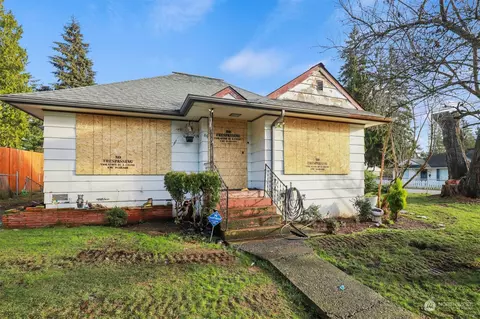 6917 Morgan Rd, Everett, WA 98203